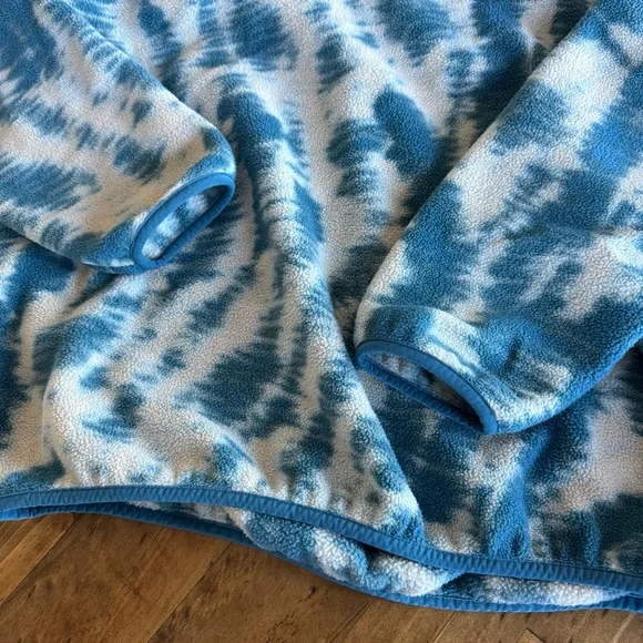 Patagonia Blue and Cream Synchilla, Size L, VGUG - Picture 3 of 4